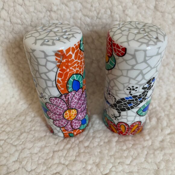 Antoni Gaudi Barcelona Spain Salt & Pepper Shakers Mosaic - Picture 2 of 7